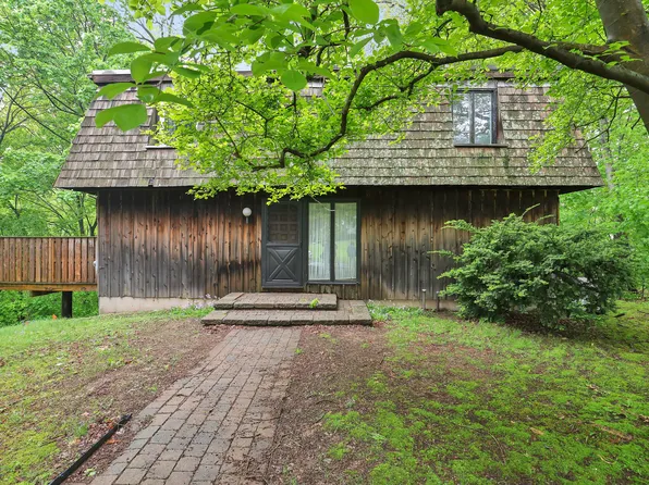 17 Adorno Drive, Portland, CT 06480