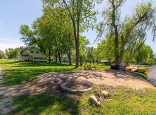 5091 Boyd Dr, Pinckney, MI 48169