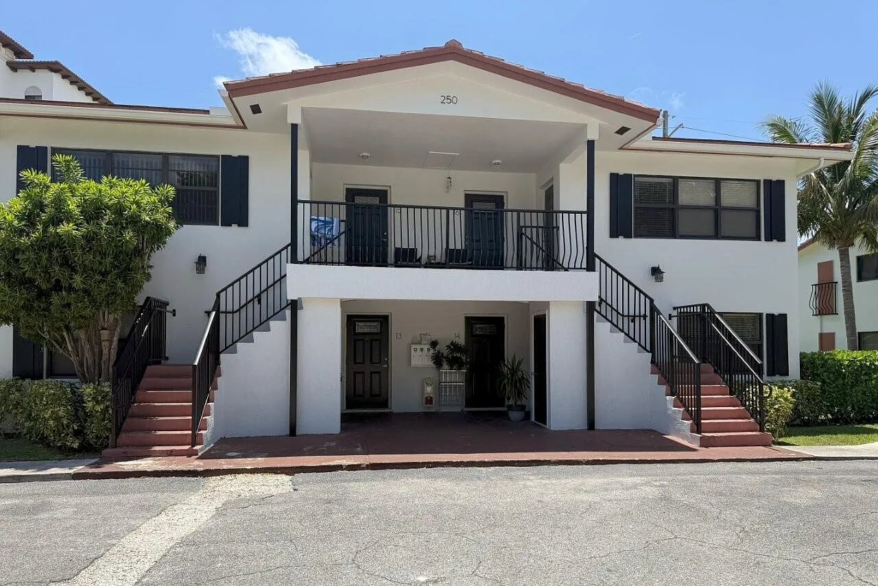 3 bed, 2.0 bath, 1140 sqft, $3,000 — Photo 1