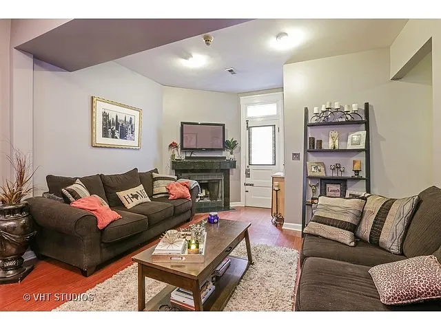 Building Photo - 2221 N Lincoln Ave #1