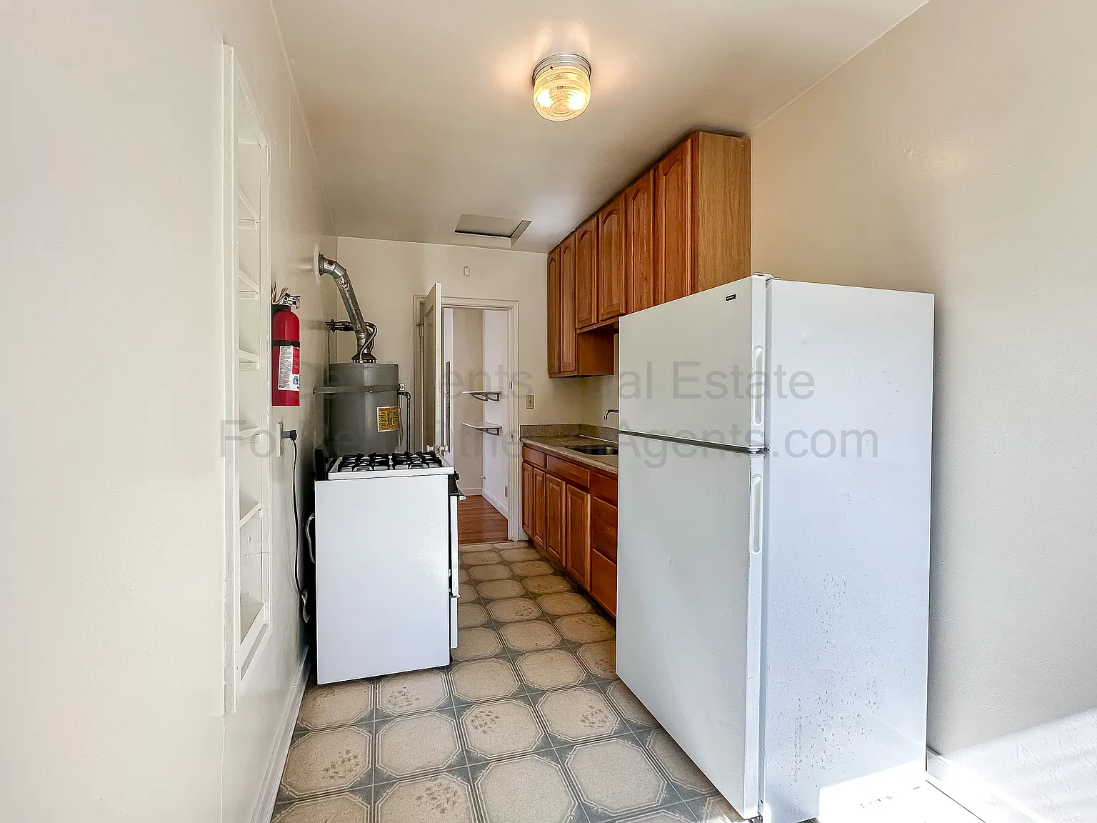 Studio, 285 sqft, $1,750 — Photo 4