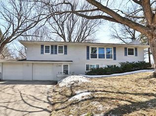 2405 W 139th St, Burnsville, MN 55337