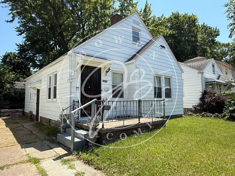1922 Perth St — Photo 1