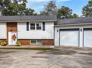 111 Beckwith Ave, Williamstown, WV 26187