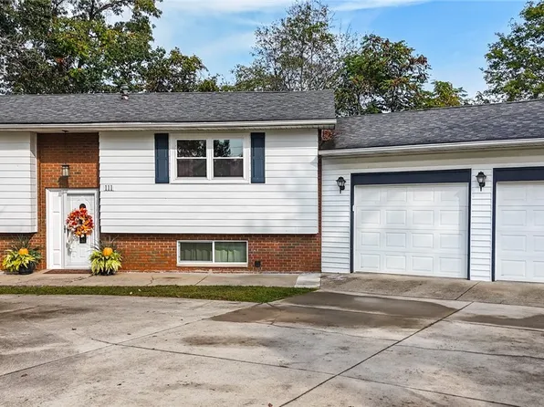 111 Beckwith Ave, Williamstown, WV 26187