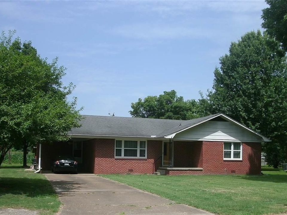2nd image of 1079 Circle Dr