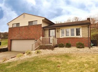 4911 Seneca Dr, West Mifflin, PA 15122