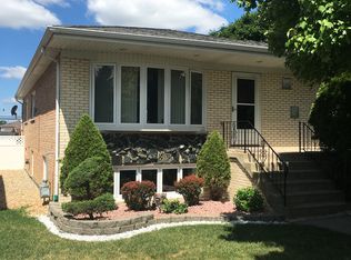 8306 S 78th Ave, Bridgeview, IL 60455