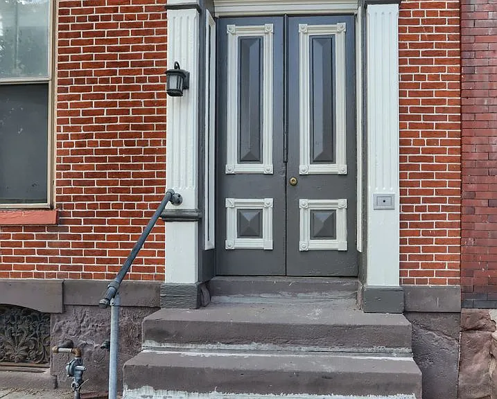 904 N 3rd St — Photo 17