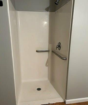 Bathroom walk in shower