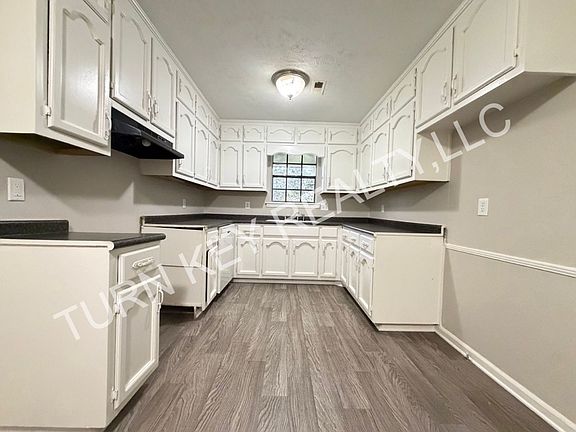 5th image of 8144 Rugby Ave #A