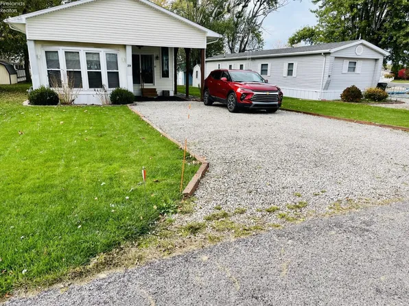 29 N Maple Ave, Lakeside Marblehead, OH 43440