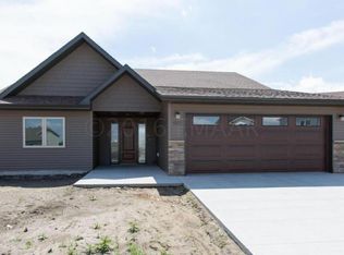 1012 44th Ave S, Moorhead, MN 56560