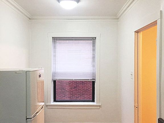 2nd image of 4301 N Winchester Ave APT 3A