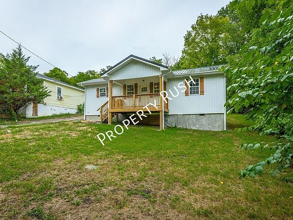 4th image of 2106 Davenport St