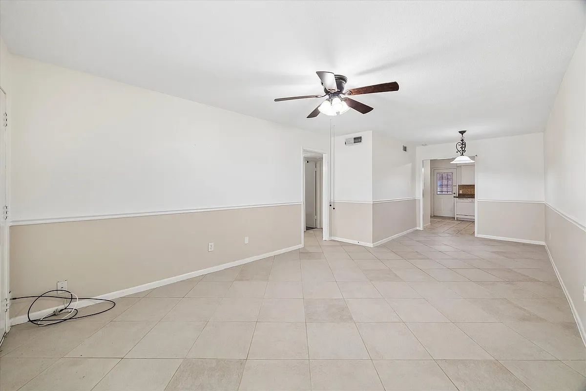 Building Photo - 66 Tri Oaks Ln #66