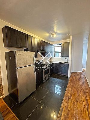 2nd image of 786 Saint Johns Pl APT 3A