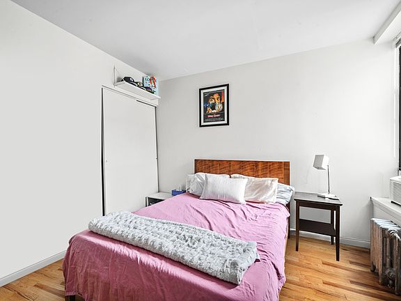 4th image of 310 W 95th St APT 5F