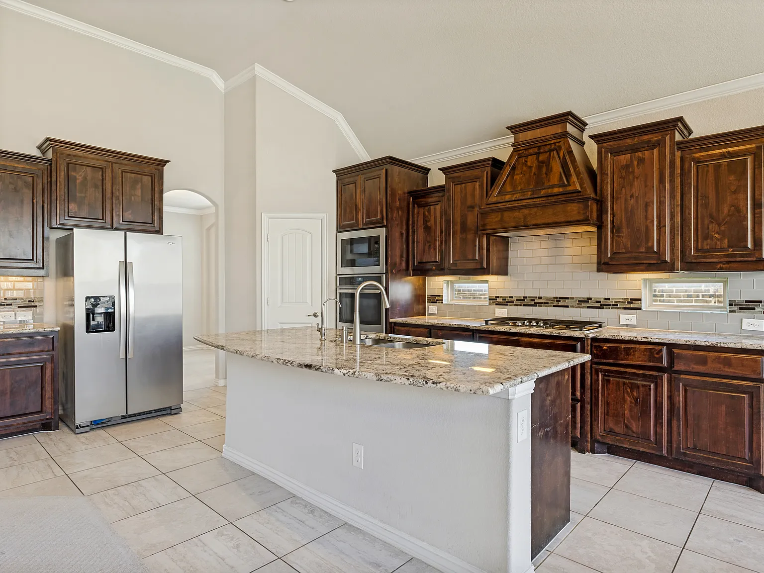 4 bed, 3.5 bath, 3018 sqft, $3,595 — Photo 3