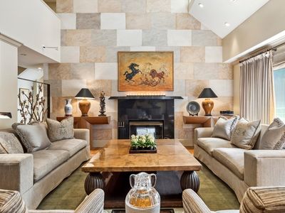 206 Allandale Rd APT 3C, Chestnut Hill, MA, 02467