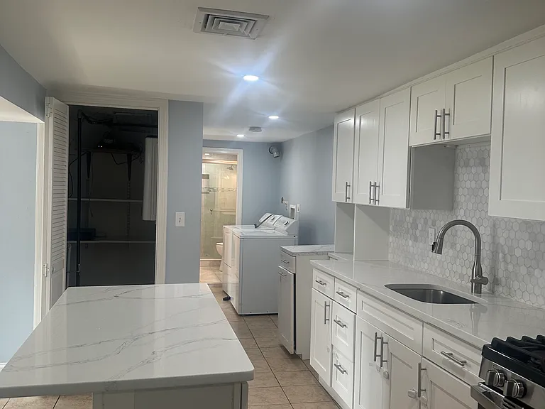 15 Washington Ave #1 — Photo 2