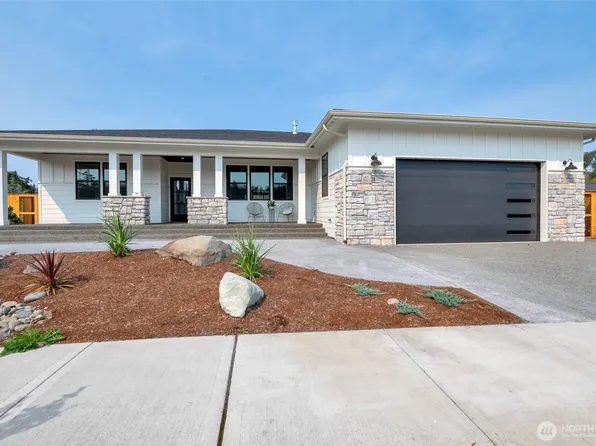 11 Dover Lane, Sequim, WA 98382