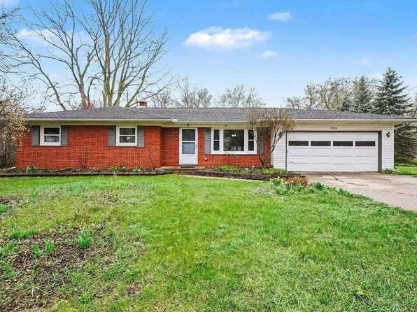 1555 Schust Rd, Saginaw, MI 48604