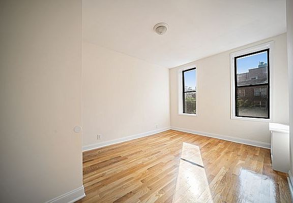3rd image of 1482 1st Ave APT 4N