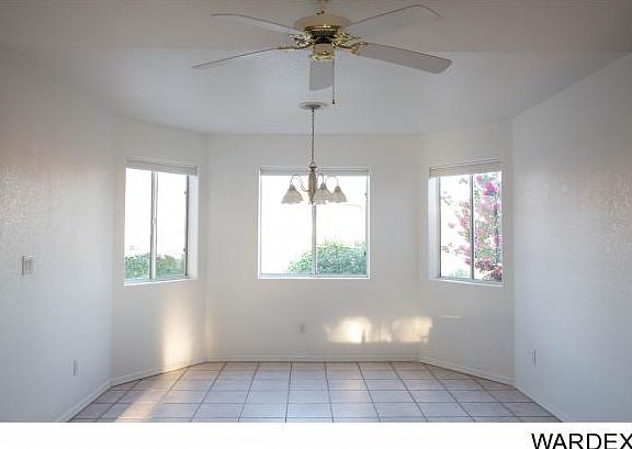 5th image of 870 Manor Dr