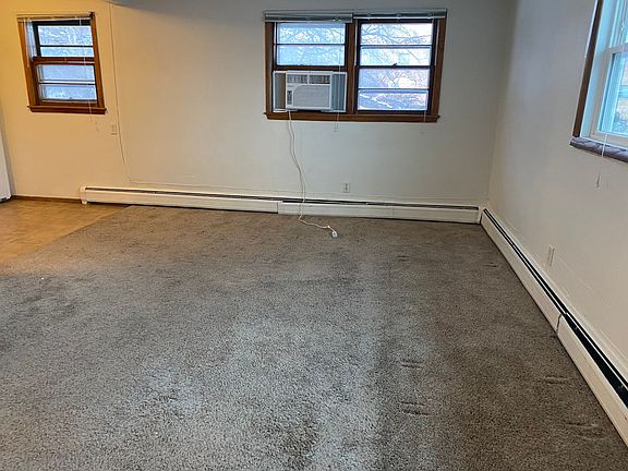5th image of 1002-18 1/2 St S Unit 4