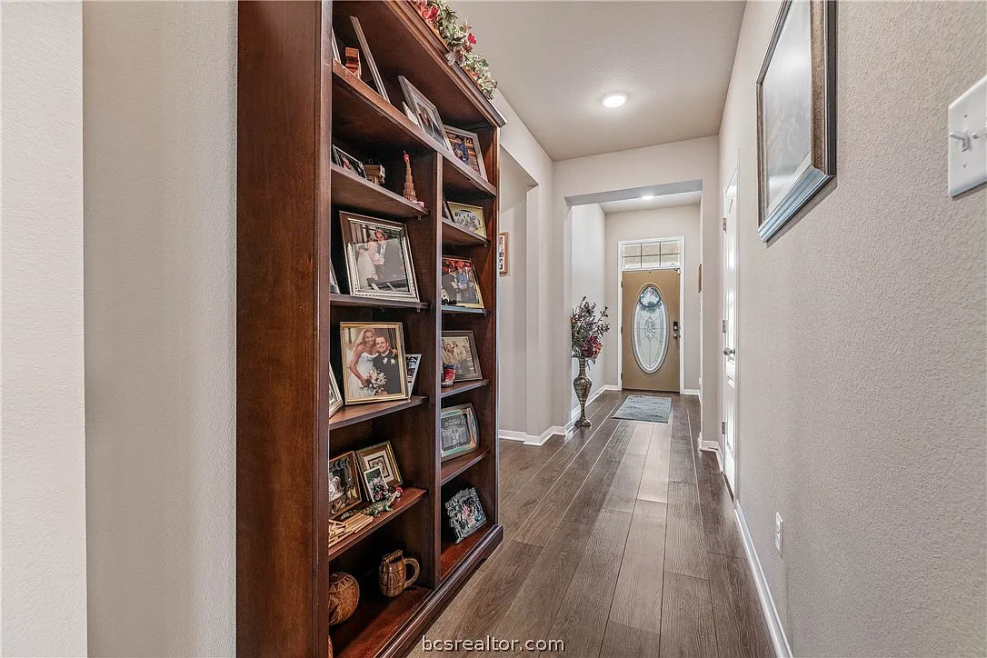 4 bed, 2088 sqft, $3,000 — Photo 4