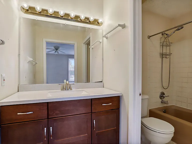 8218 Falmouth Ct — Photo 15