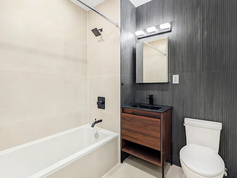 690 Macdonough St #2A — Photo 7