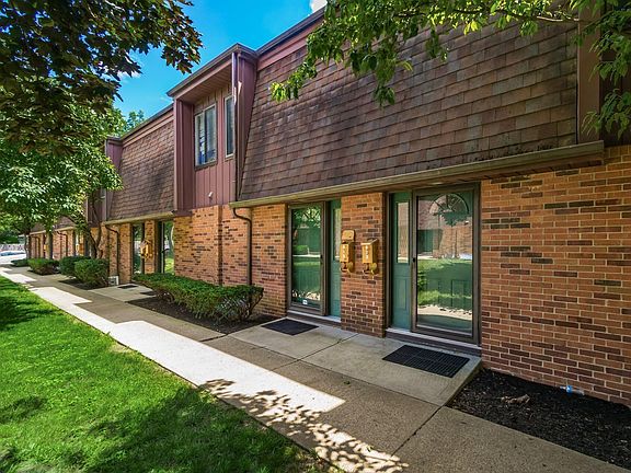 2nd image of 413 Shell Ct E