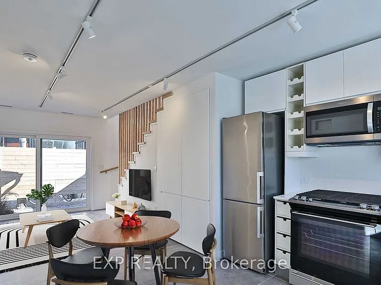 452 Montrose Ave #C — Photo 10