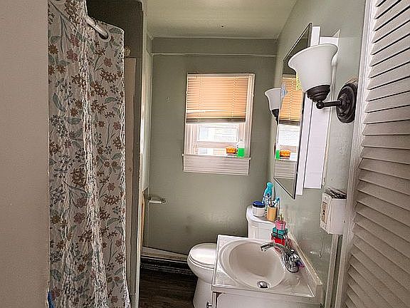 5th image of 322 Berwyn Ave