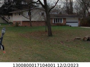 8811 Robin Rd, South Charleston, OH 45368