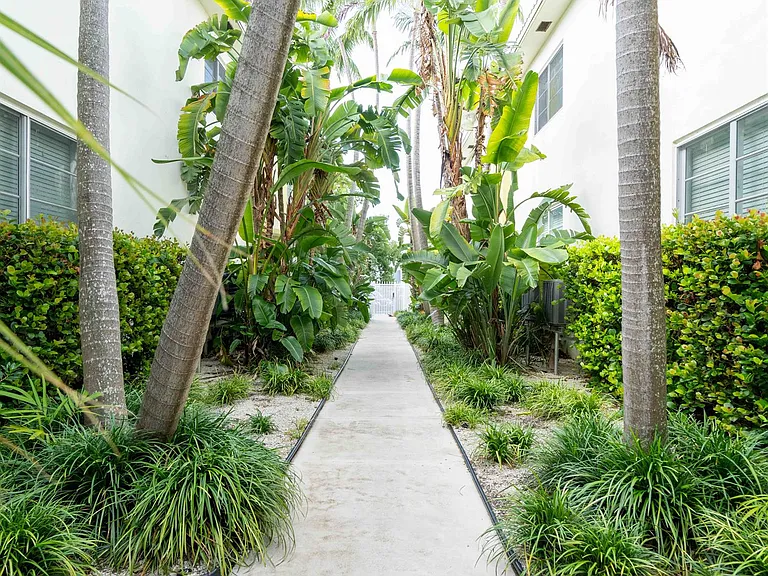 1007 Bay Dr #201 — Photo 8