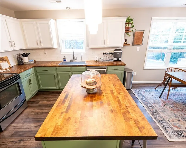 622 Omaha Dr — Photo 12