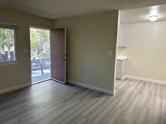 120 Beulah Ct — Photo 3