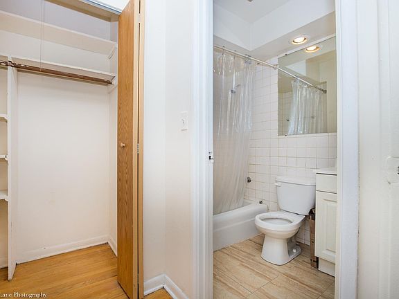 3rd image of 409 W Barry Ave #521