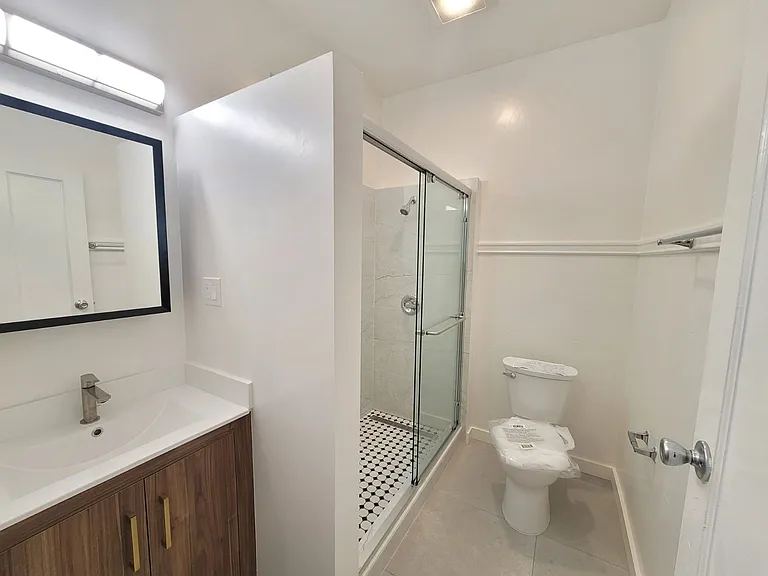1858 Stockton St #1858 — Photo 7