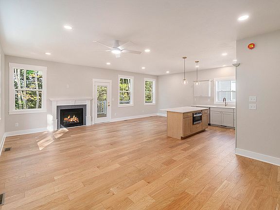 4th image of 478 McMullan Way