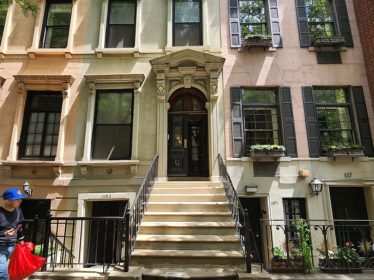 115 E 62nd St #TWNHSE — Photo 1