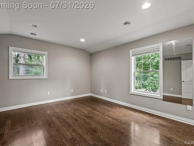 1592 Lone Pine Rd — Photo 21