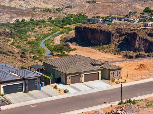 1155 N Florence Cir, Hurricane, UT 84737