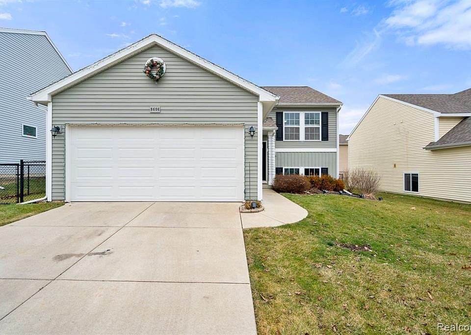 8606 Pinnebog River Dr, Fowlerville, MI 48836 Zillow