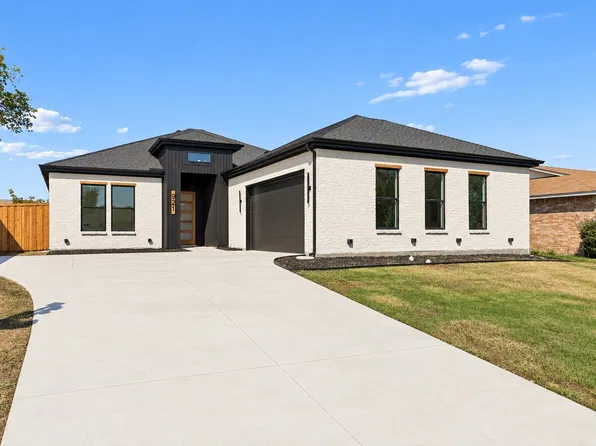 921 Woodcrest Dr, Lancaster, TX 75134