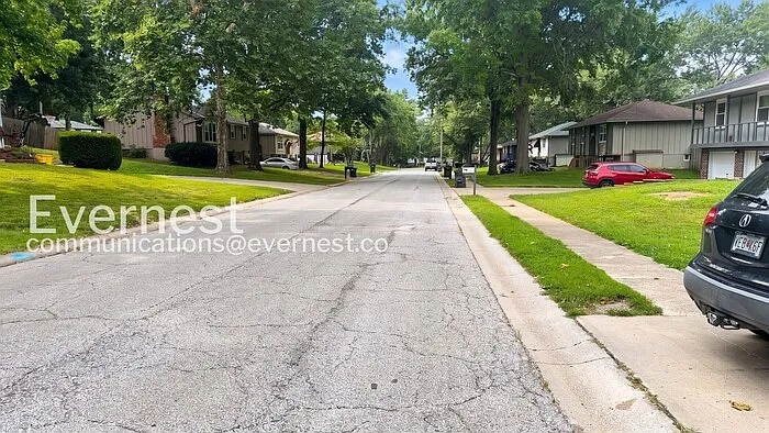 1821 S Speas Dr — Photo 24
