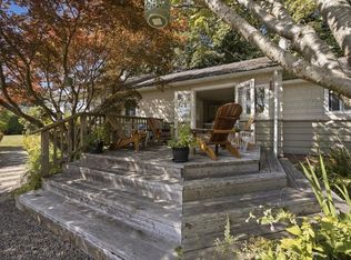 271 Cochrane Rd, Gibsons, BC V0N 1V8